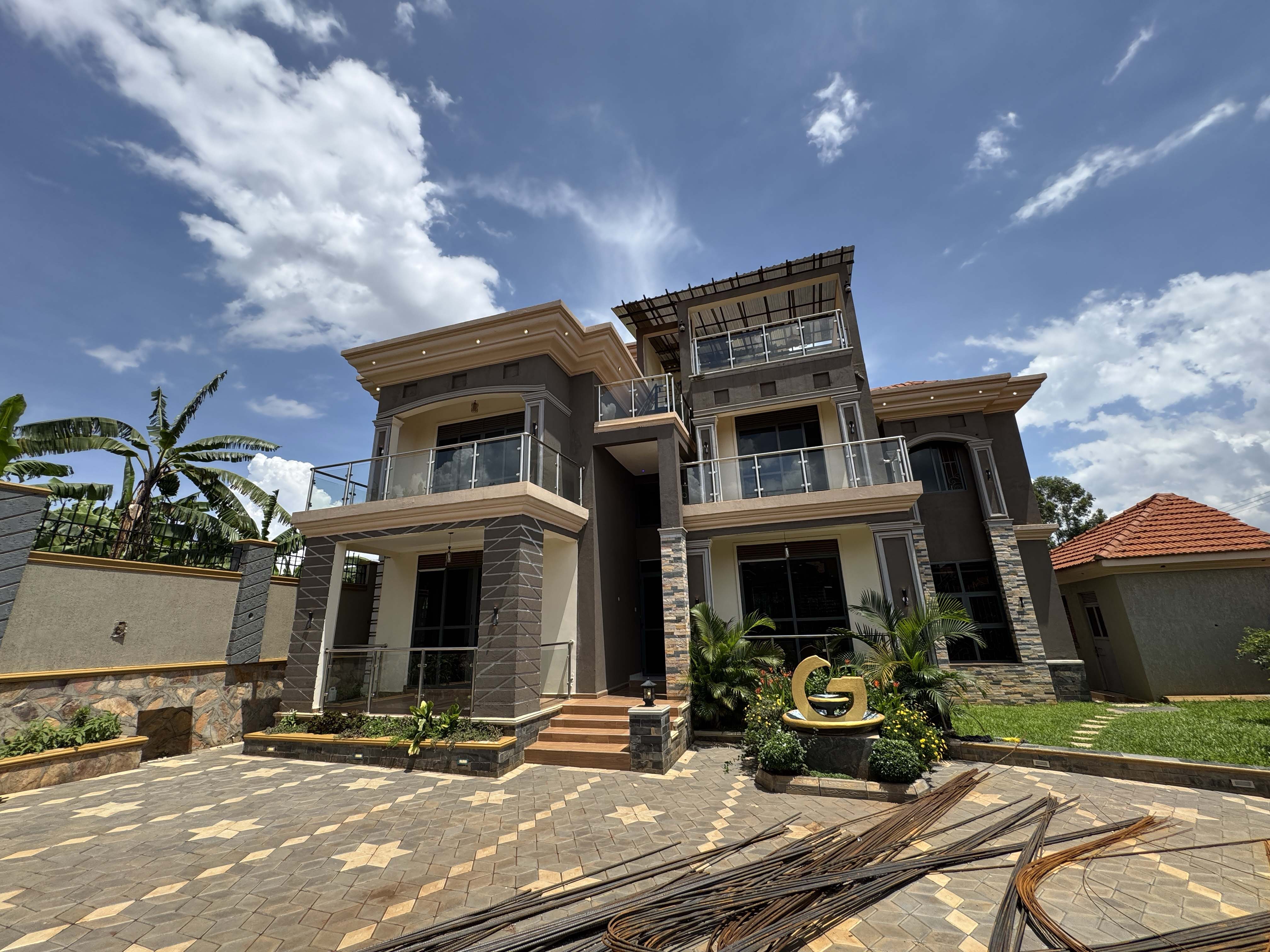 IMG_3248 Kira Town Gem: 4-Bed Home on 12 Decimals with Outside Kitchen, Staff Quarters & Ready Mailo Title | UGX 900M | 20-Yr Mortgage Available