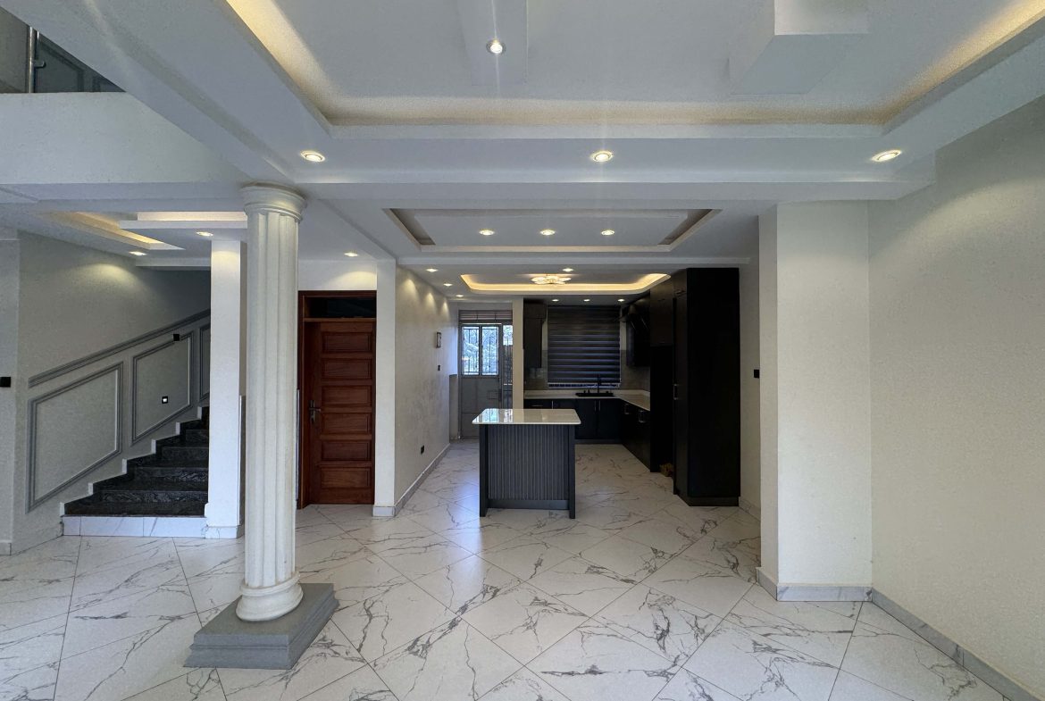 Kira Town Gem: 4-Bed Home on 12 Decimals with Outside Kitchen, Staff Quarters & Ready Mailo Title | UGX 900M | 20-Yr Mortgage Available