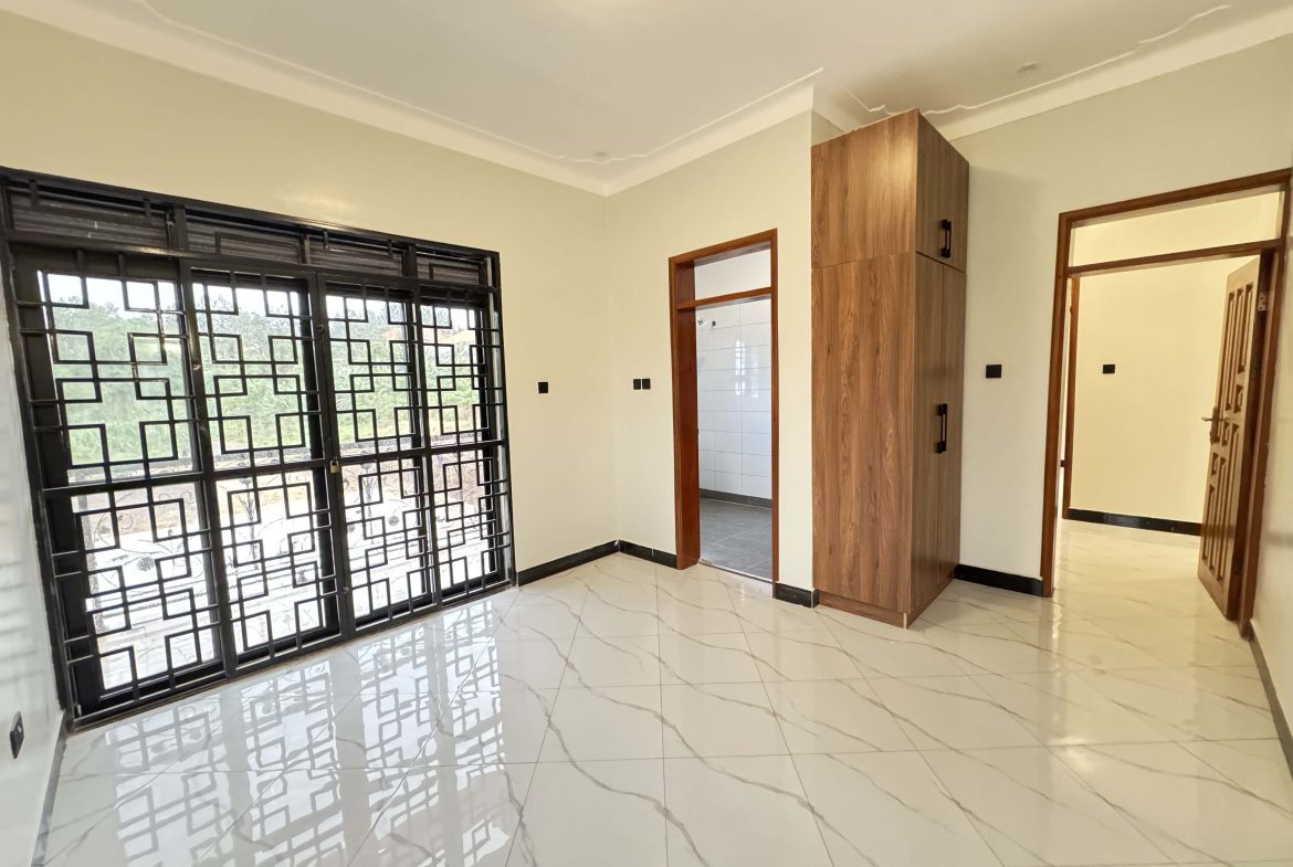 Estate Living in Kira: 4-Bed Family Home with 5 Baths, Staff Quarters & Ready Mailo Title | UGX 800M | 20-Year Mortgage Available