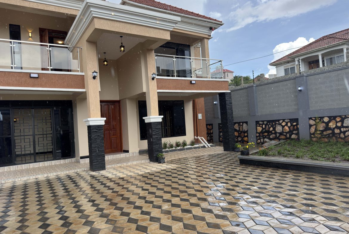 Estate Living in Kira: 4-Bed Family Home with 5 Baths, Staff Quarters & Ready Mailo Title | UGX 800M | 20-Year Mortgage Available