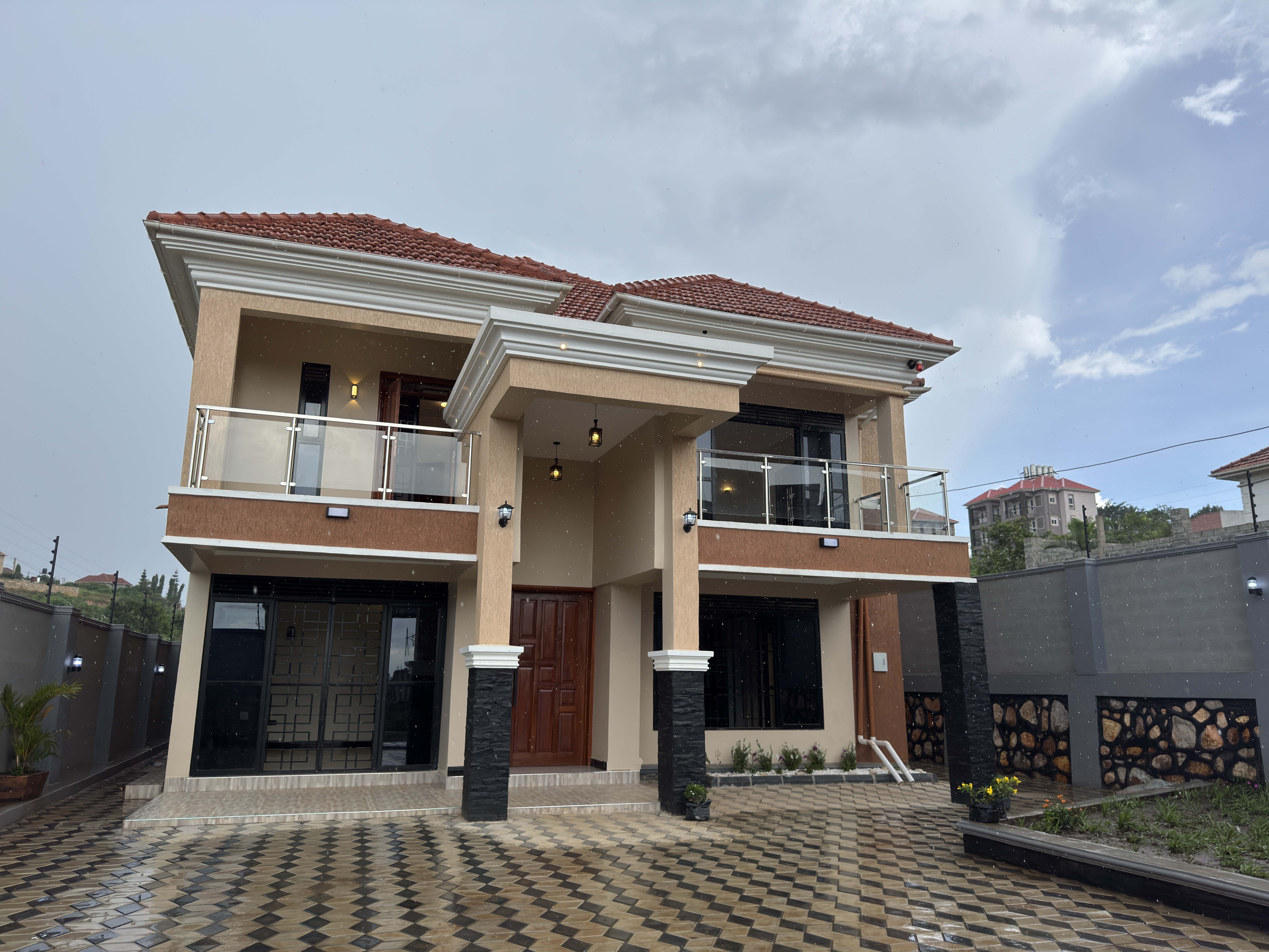 IMG_3391 Estate Living in Kira: 4-Bed Family Home with 5 Baths, Staff Quarters & Ready Mailo Title | UGX 800M | 20-Year Mortgage Available