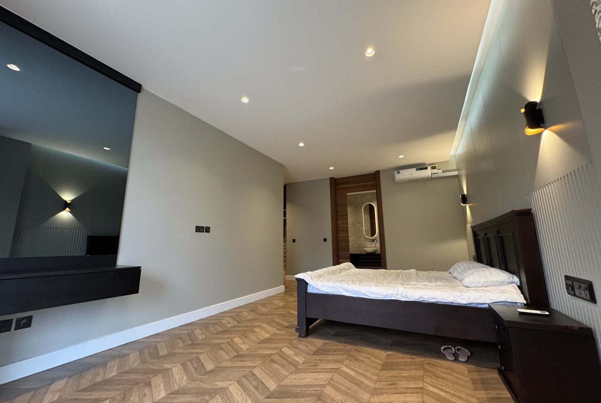 Kololo Executive Living: Modern 3-Bed Fully Furnished Apartment with Pool, Gym, Sauna & Lift | 6+ Month Leases