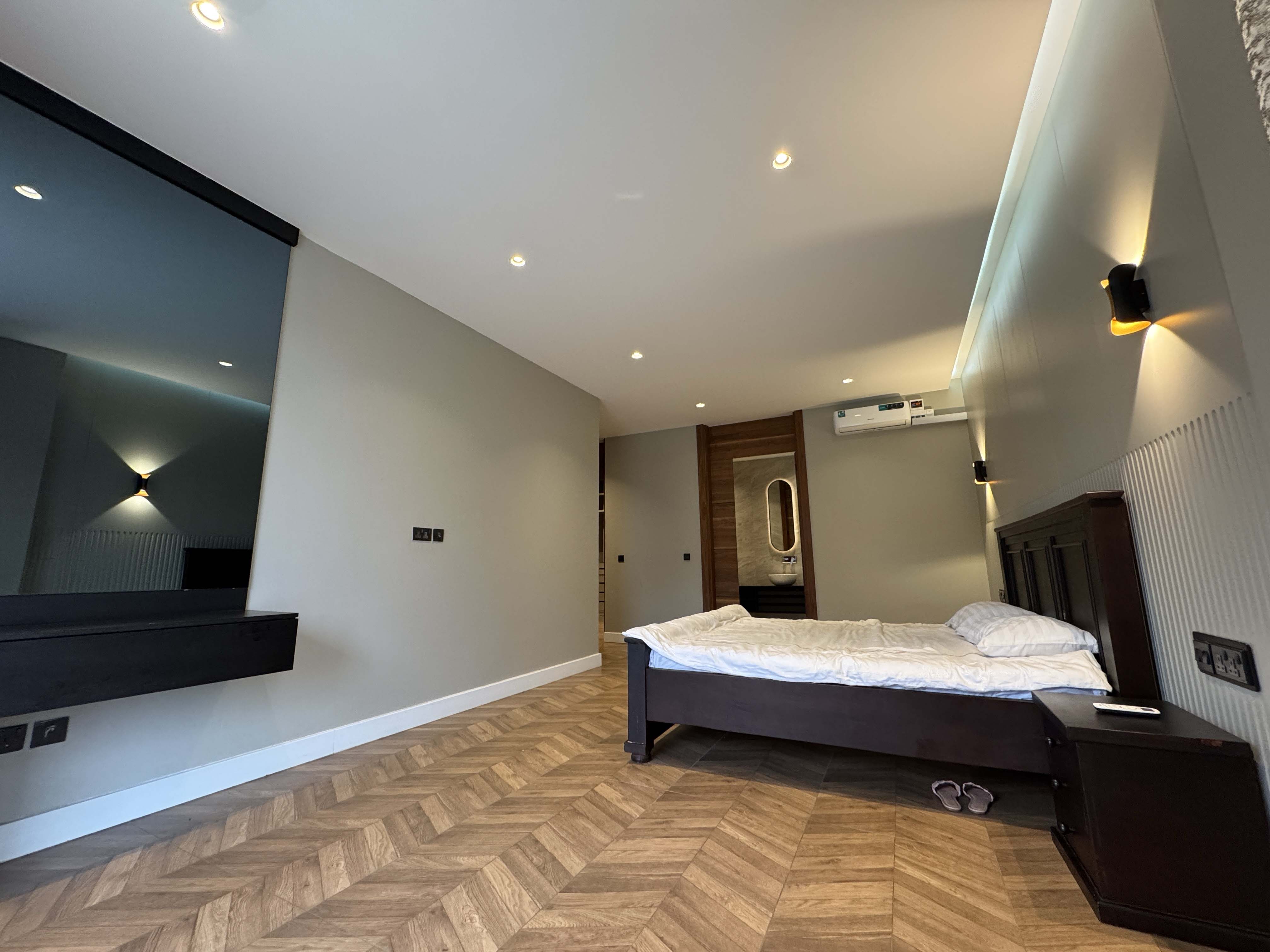 IMG_3464 Kololo Executive Living: Modern 3-Bed Fully Furnished Apartment with Pool, Gym, Sauna & Lift | 6+ Month Leases