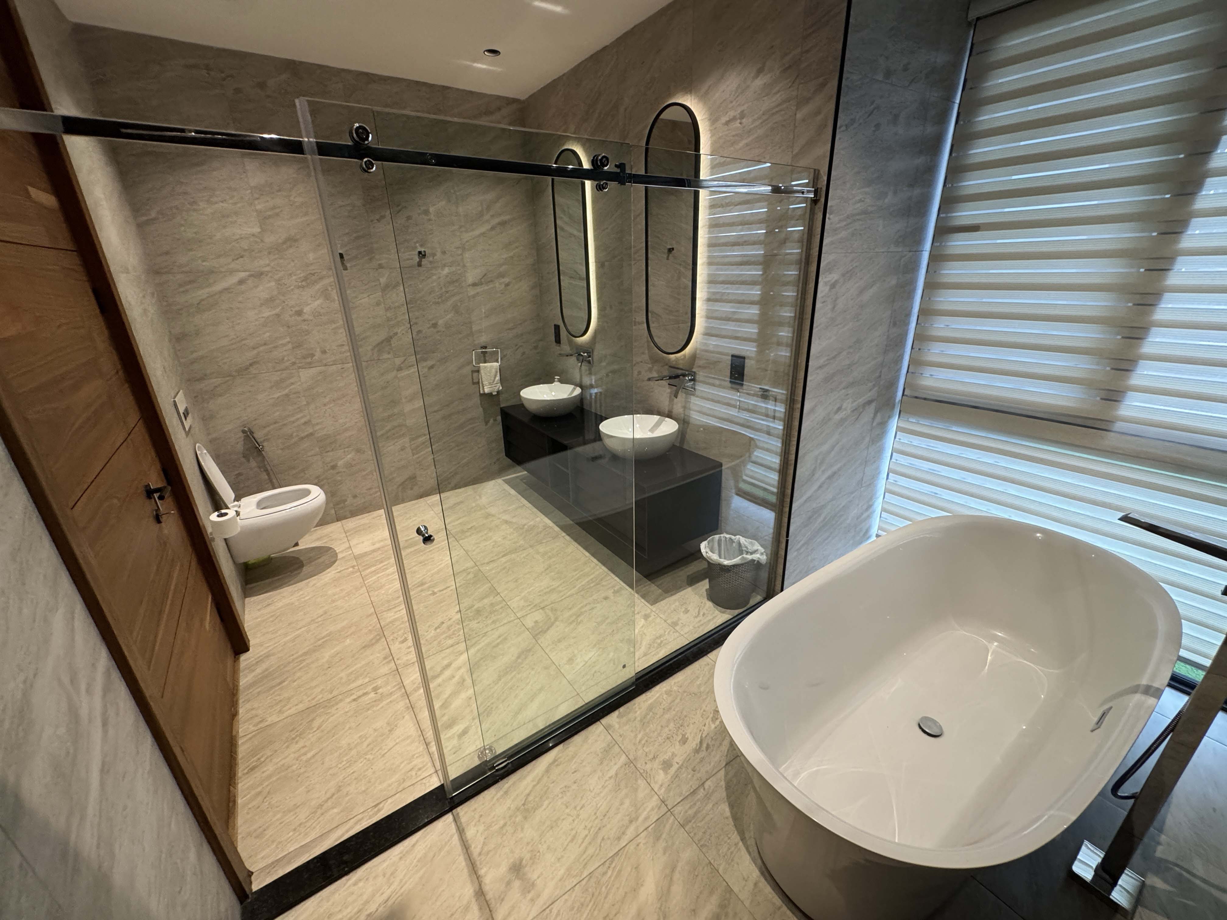 IMG_3468 Kololo Executive Living: Modern 3-Bed Fully Furnished Apartment with Pool, Gym, Sauna & Lift | 6+ Month Leases