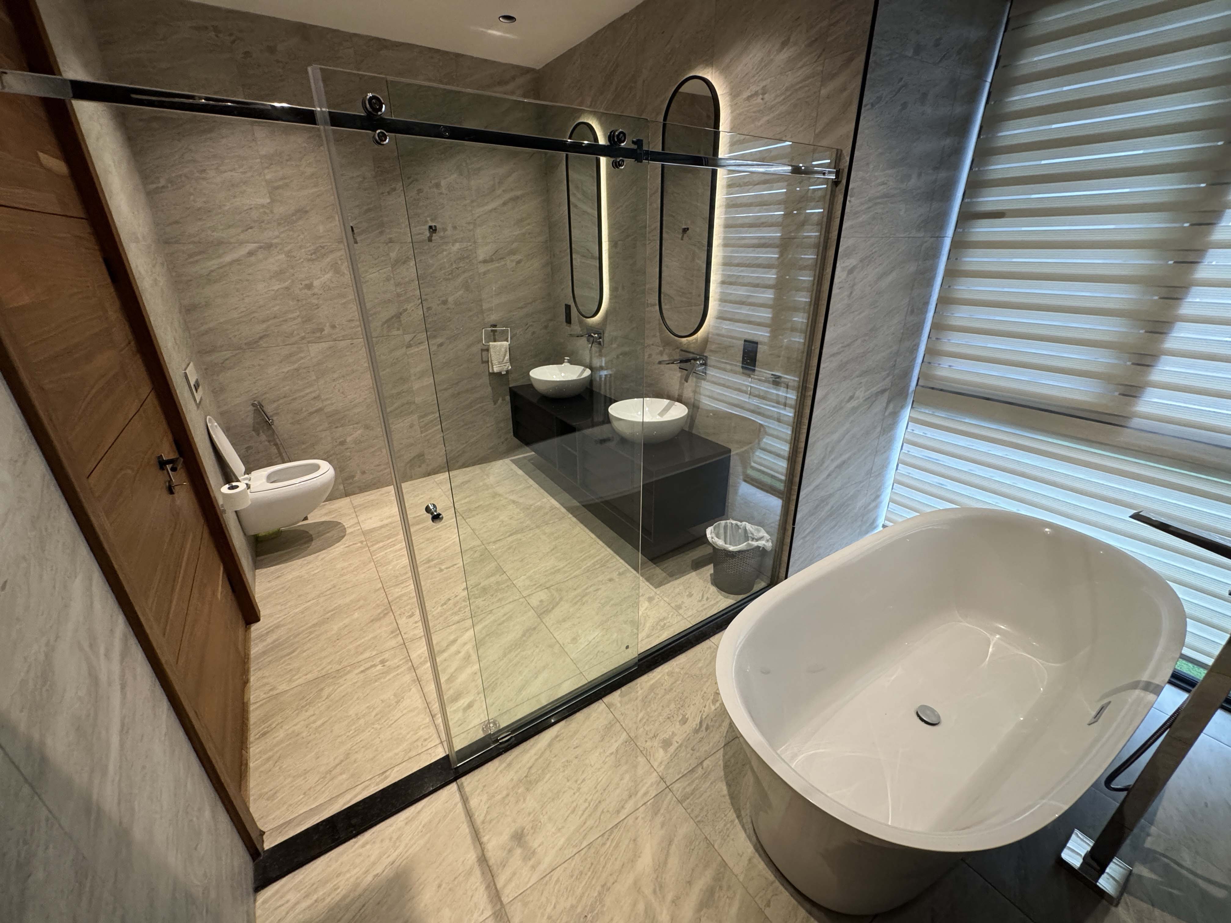 IMG_3469 Kololo Executive Living: Modern 3-Bed Fully Furnished Apartment with Pool, Gym, Sauna & Lift | 6+ Month Leases