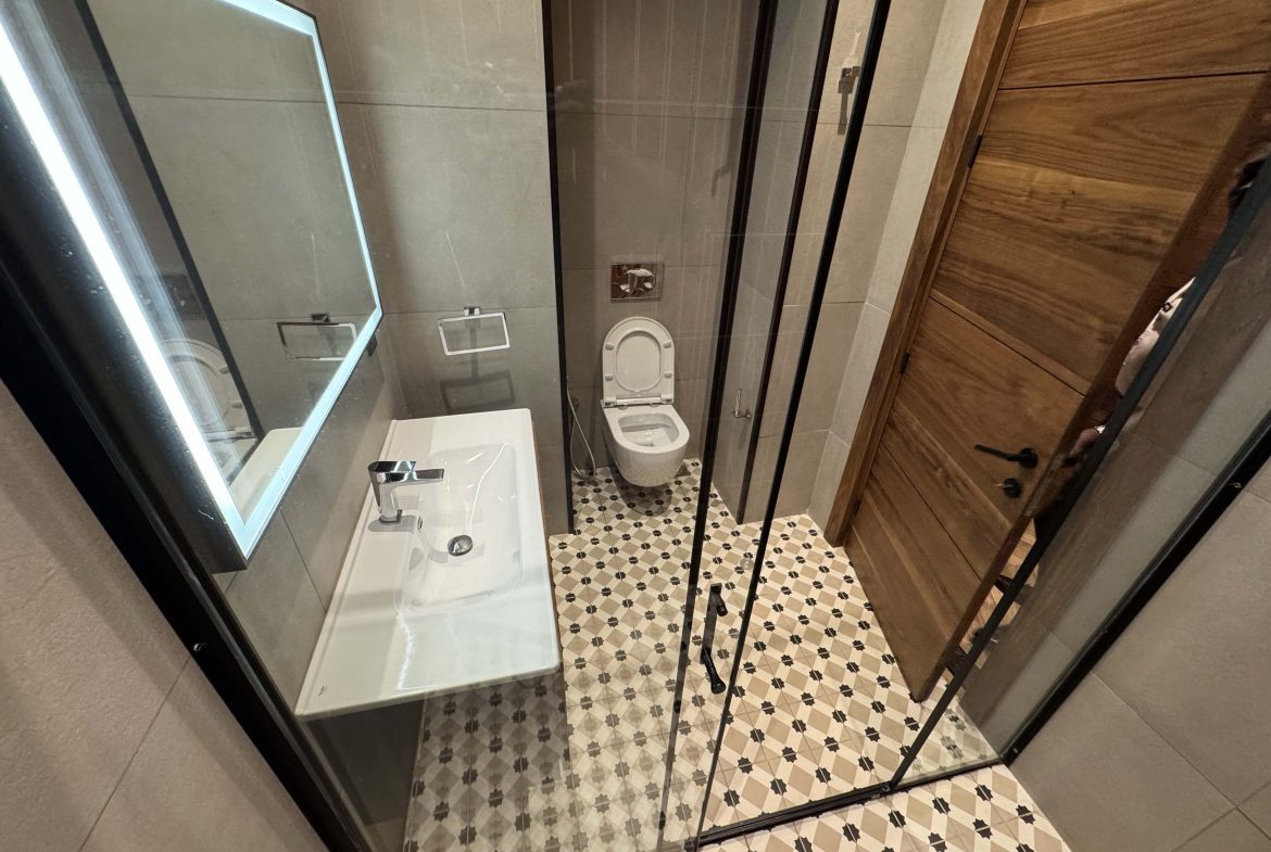 Kololo Executive Living: Modern 3-Bed Fully Furnished Apartment with Pool, Gym, Sauna & Lift | 6+ Month Leases