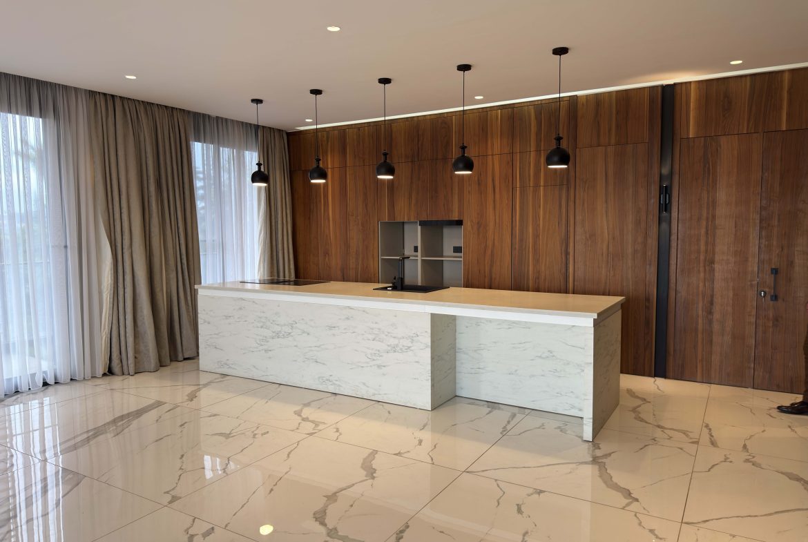 Kololo Executive Living: Modern 3-Bed Fully Furnished Apartment with Pool, Gym, Sauna & Lift | 6+ Month Leases