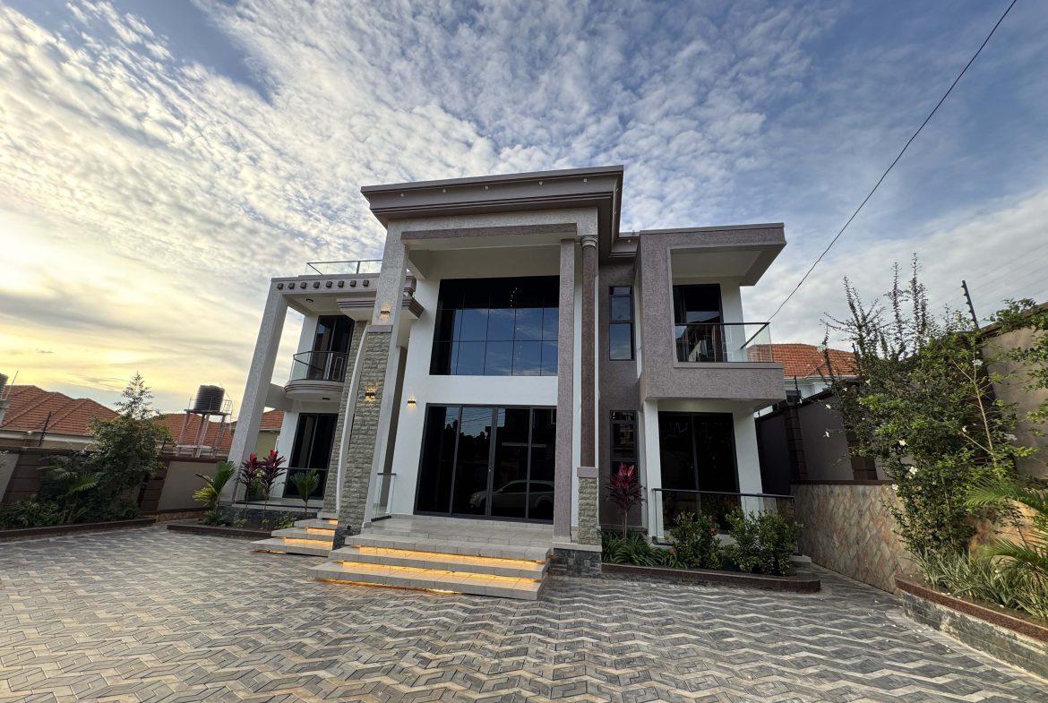 Estate Living Redefined: 6-Bedroom Family Home in Kyanja, Kampala | 7 Baths, Staff Quarters & Clean Private Mailo Title