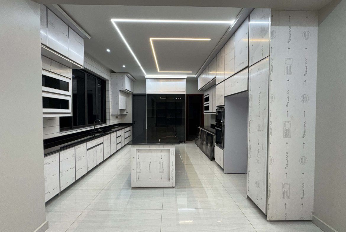Estate Living Redefined: 6-Bedroom Family Home in Kyanja, Kampala | 7 Baths, Staff Quarters & Clean Private Mailo Title