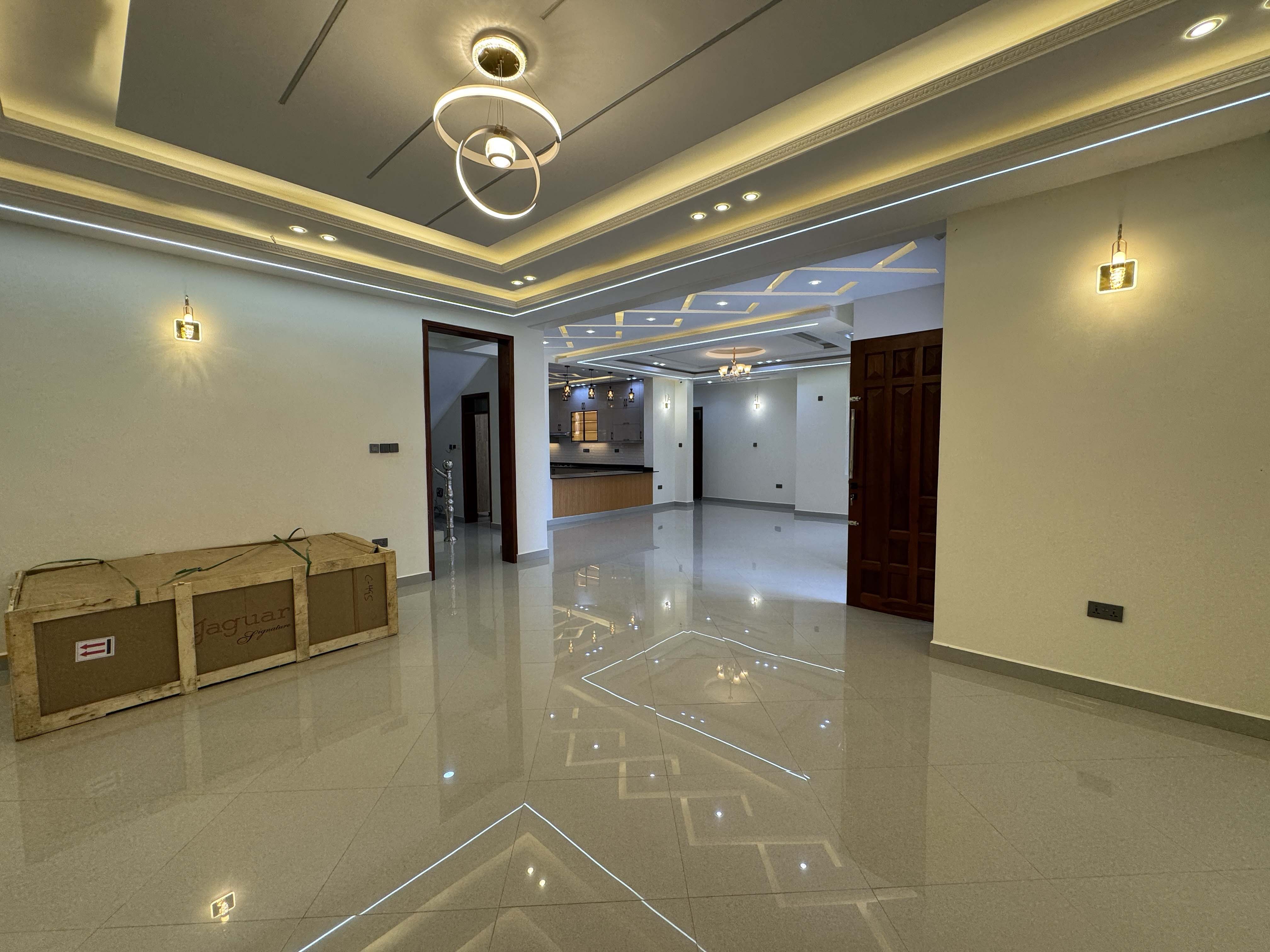 IMG_4352 Luxury 7-Bedroom Munyonyo Mansion on 20 Decimals – Private Mailo Title, Guest Wings & Prime Lakeside Living