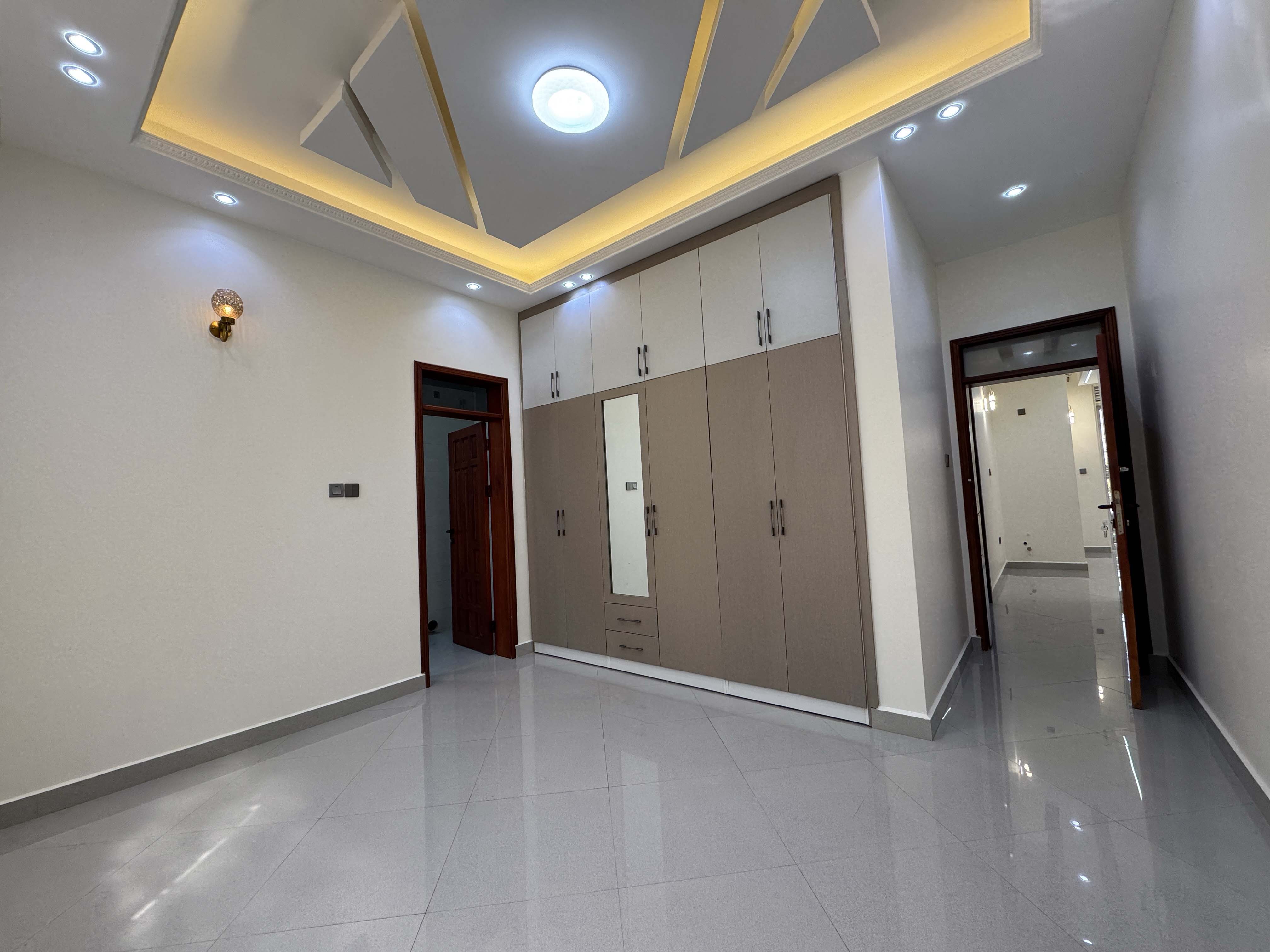 IMG_4356 Luxury 7-Bedroom Munyonyo Mansion on 20 Decimals – Private Mailo Title, Guest Wings & Prime Lakeside Living