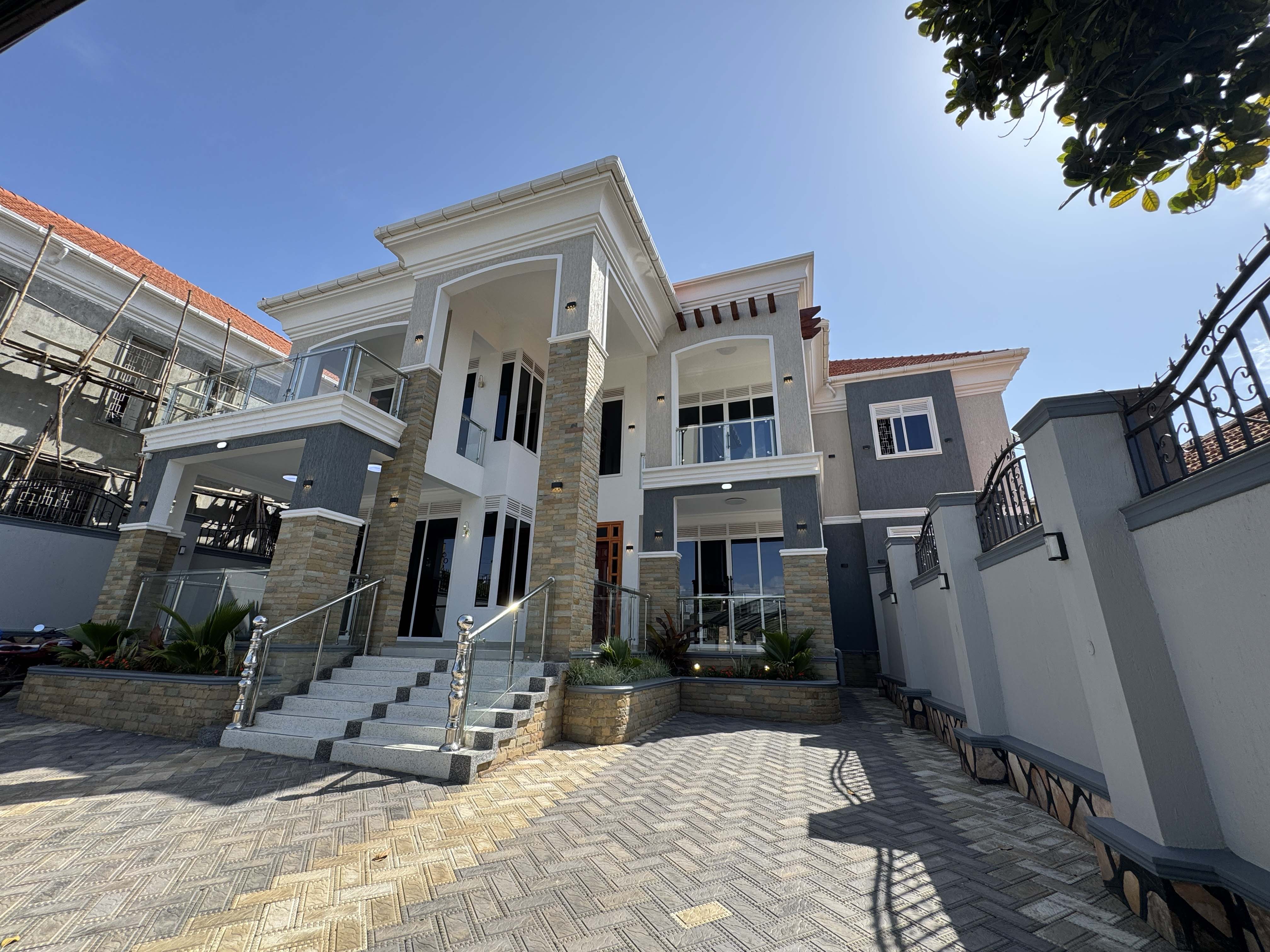 IMG_4400 Luxury 7-Bedroom Munyonyo Mansion on 20 Decimals – Private Mailo Title, Guest Wings & Prime Lakeside Living