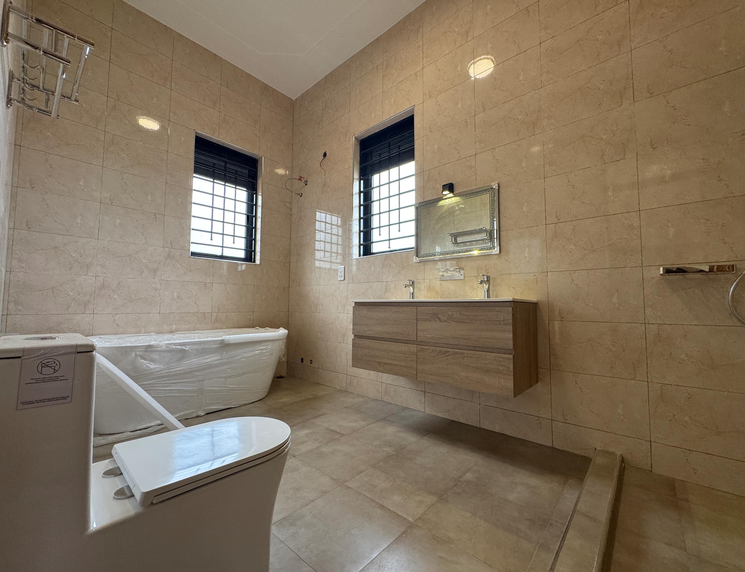 TOUR THIS UGX 1.2B 5-Bed Double Story Mansion in Arkright Estate | 5 Baths, Outside Kitchen + 2 Extra Rooms | 18 Decimals