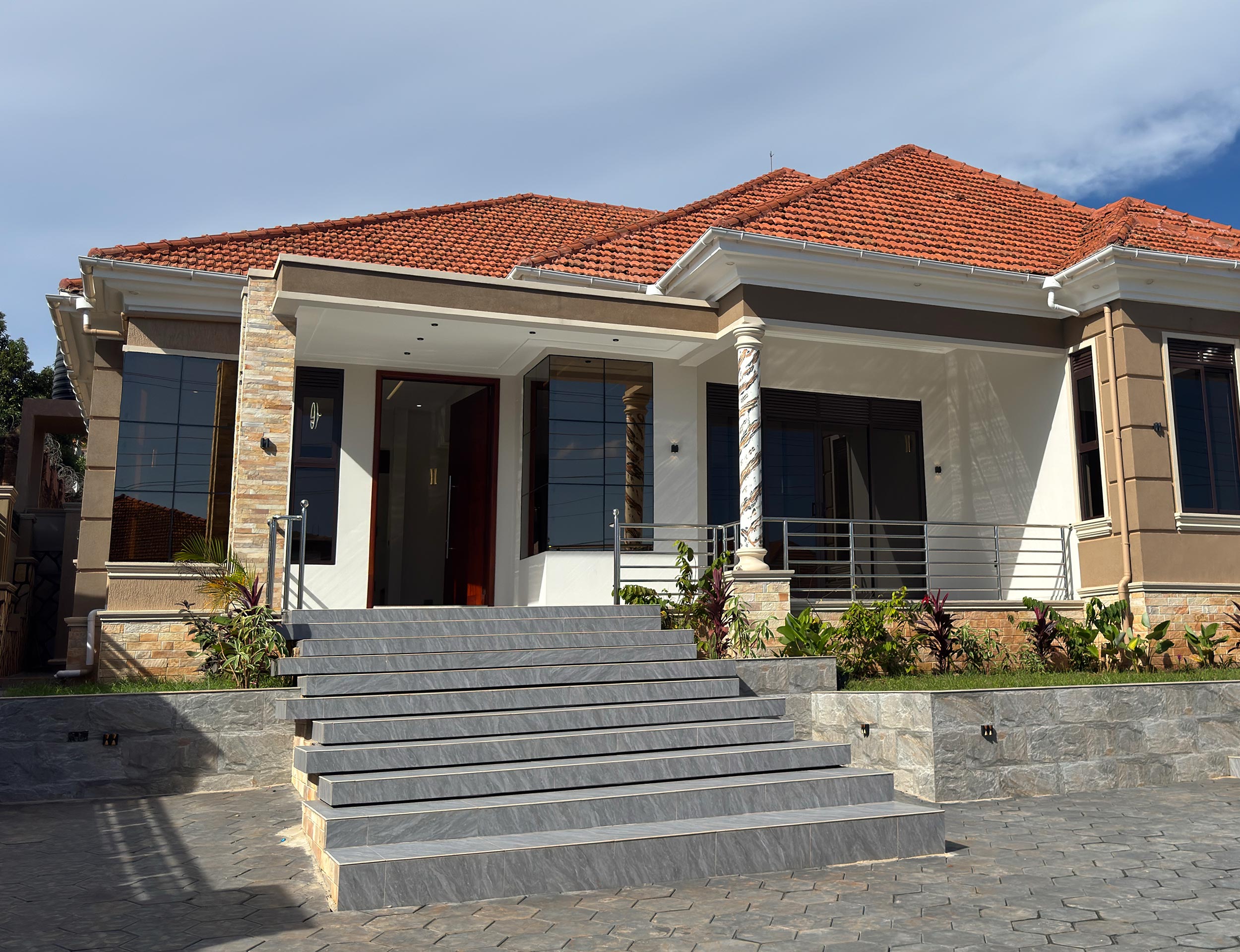 Untitled-1l Arkright Estate Bwebajja: 4-Bed Bungalow with Premium Finishing on 20 Decimals | Ready Mailo Title | UGX 950M | 20-Yr Mortgage Available
