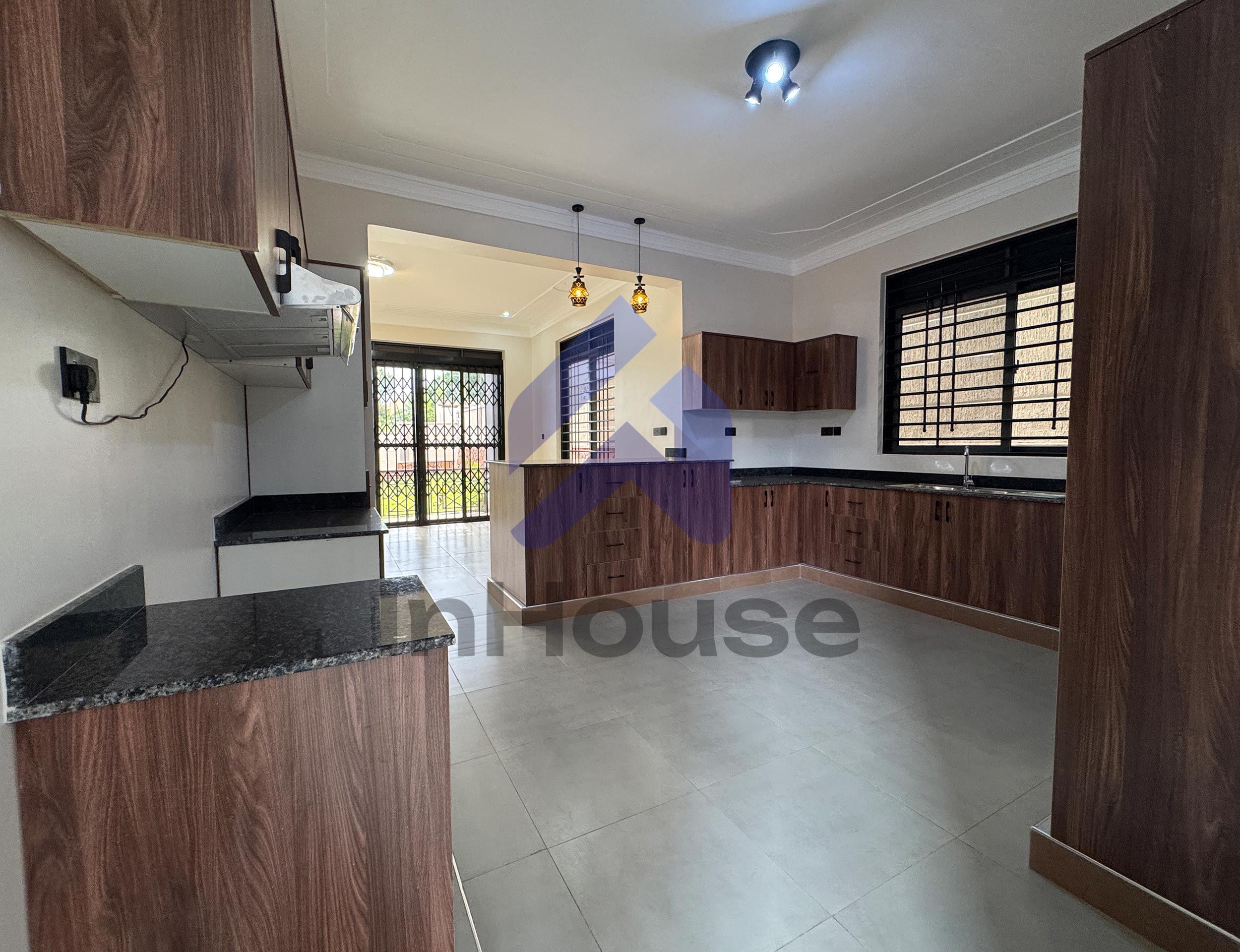TOUR THIS UGX 1.2B 5-Bed Double Story Mansion in Arkright Estate | 5 Baths, Outside Kitchen + 2 Extra Rooms | 18 Decimals