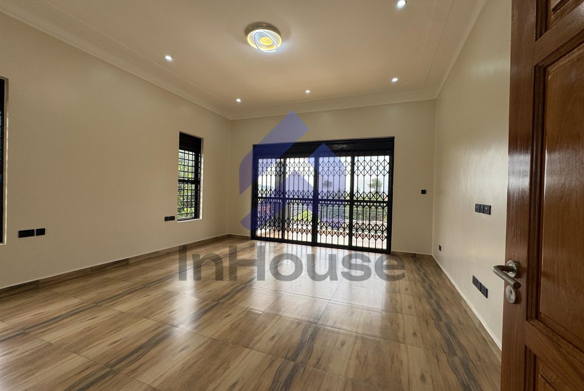 TOUR THIS UGX 1.2B 5-Bed Double Story Mansion in Arkright Estate | 5 Baths, Outside Kitchen + 2 Extra Rooms | 18 Decimals