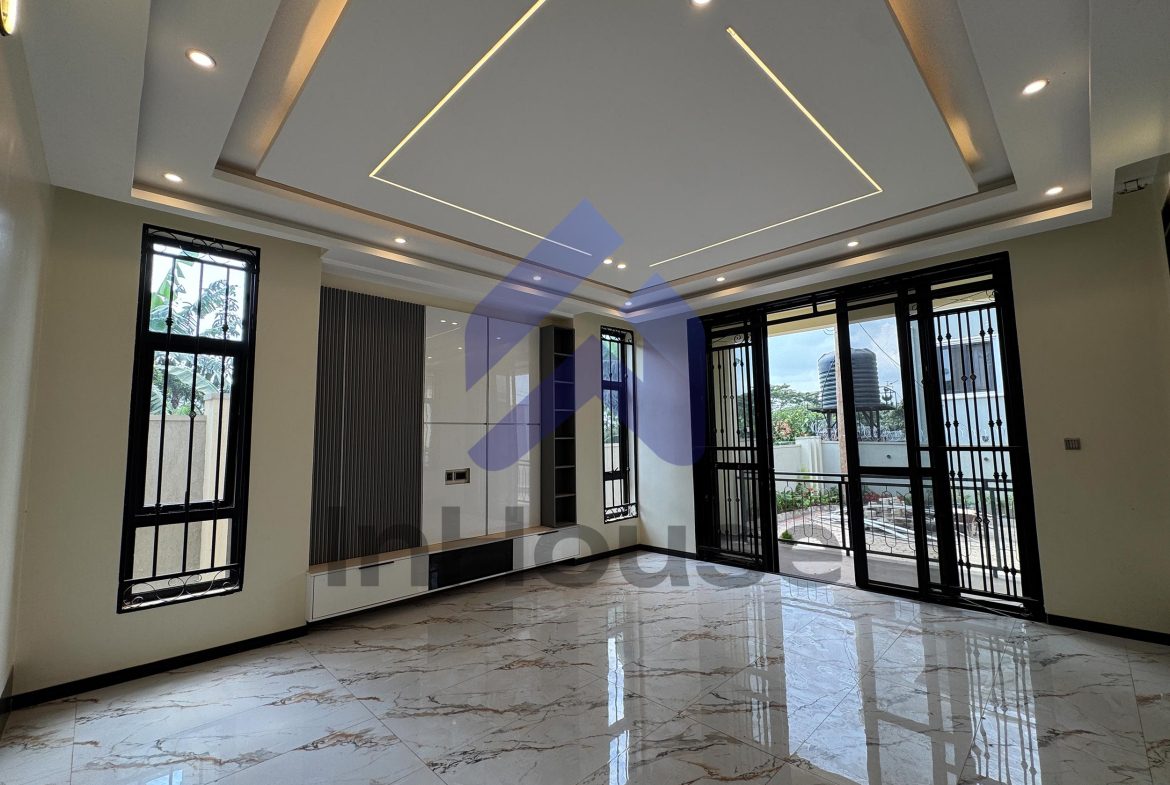 UGX 1.1B 5-Bed Double Story House in Kira Town | 5 Baths, Outside Kitchen | 17 Decimals
