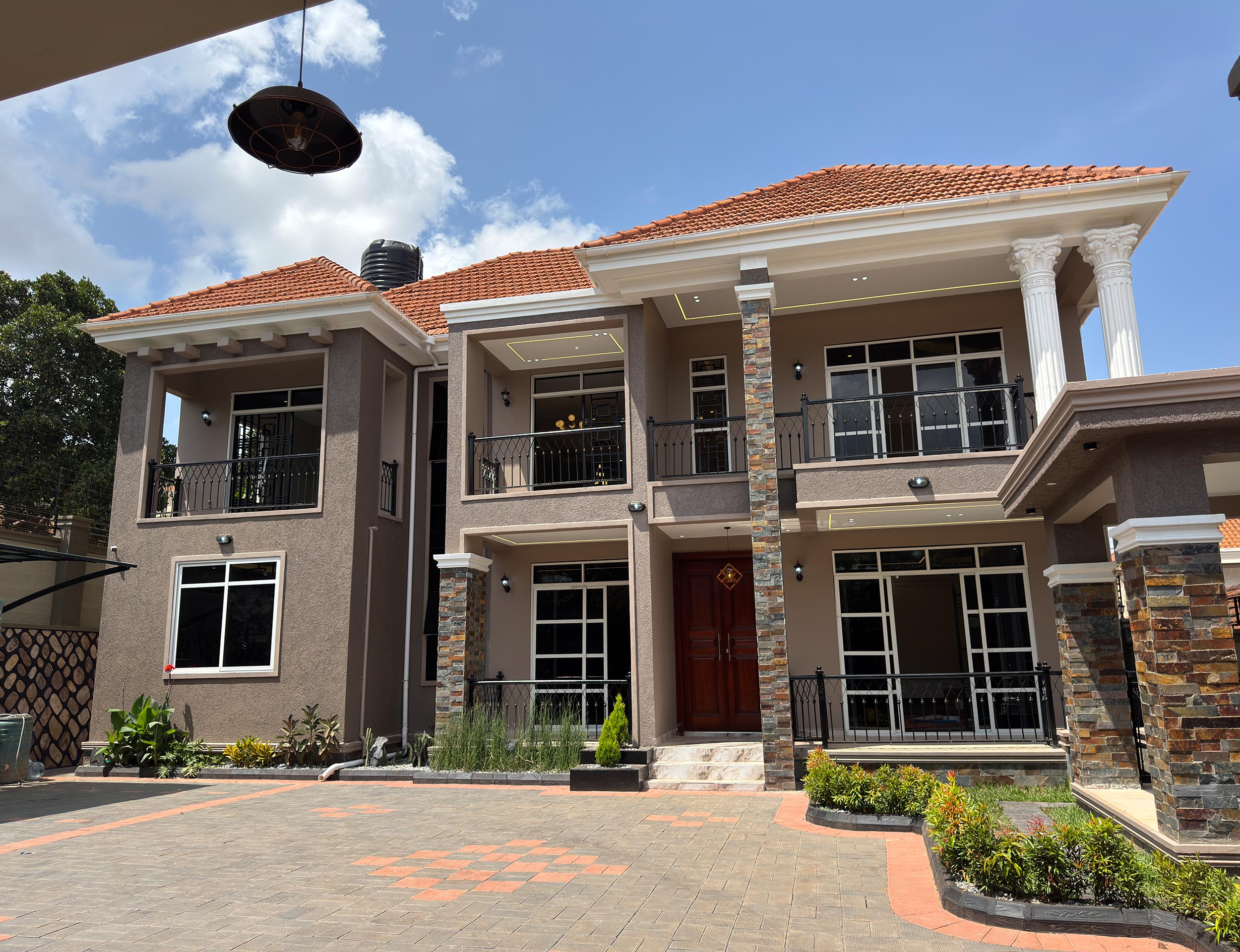 THE ULTIMATE FAMILY HOME: 6 BEDROOMS DOUBLE STORY HOUSE FOR SALE IN AKRIGHT ESTATE, BWEBAJJA
