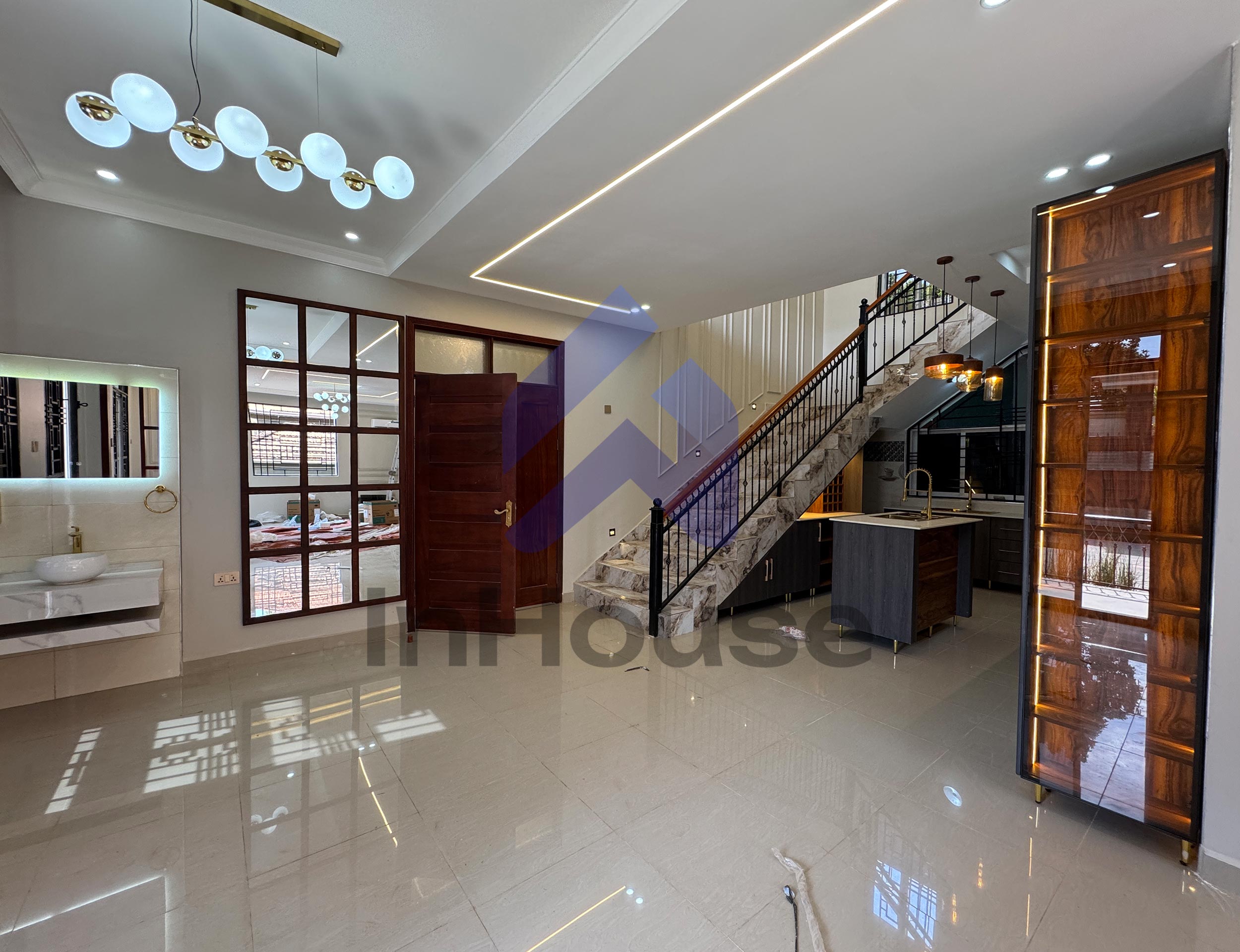 THE ULTIMATE FAMILY HOME: 6 BEDROOMS DOUBLE STORY HOUSE FOR SALE IN AKRIGHT ESTATE, BWEBAJJA