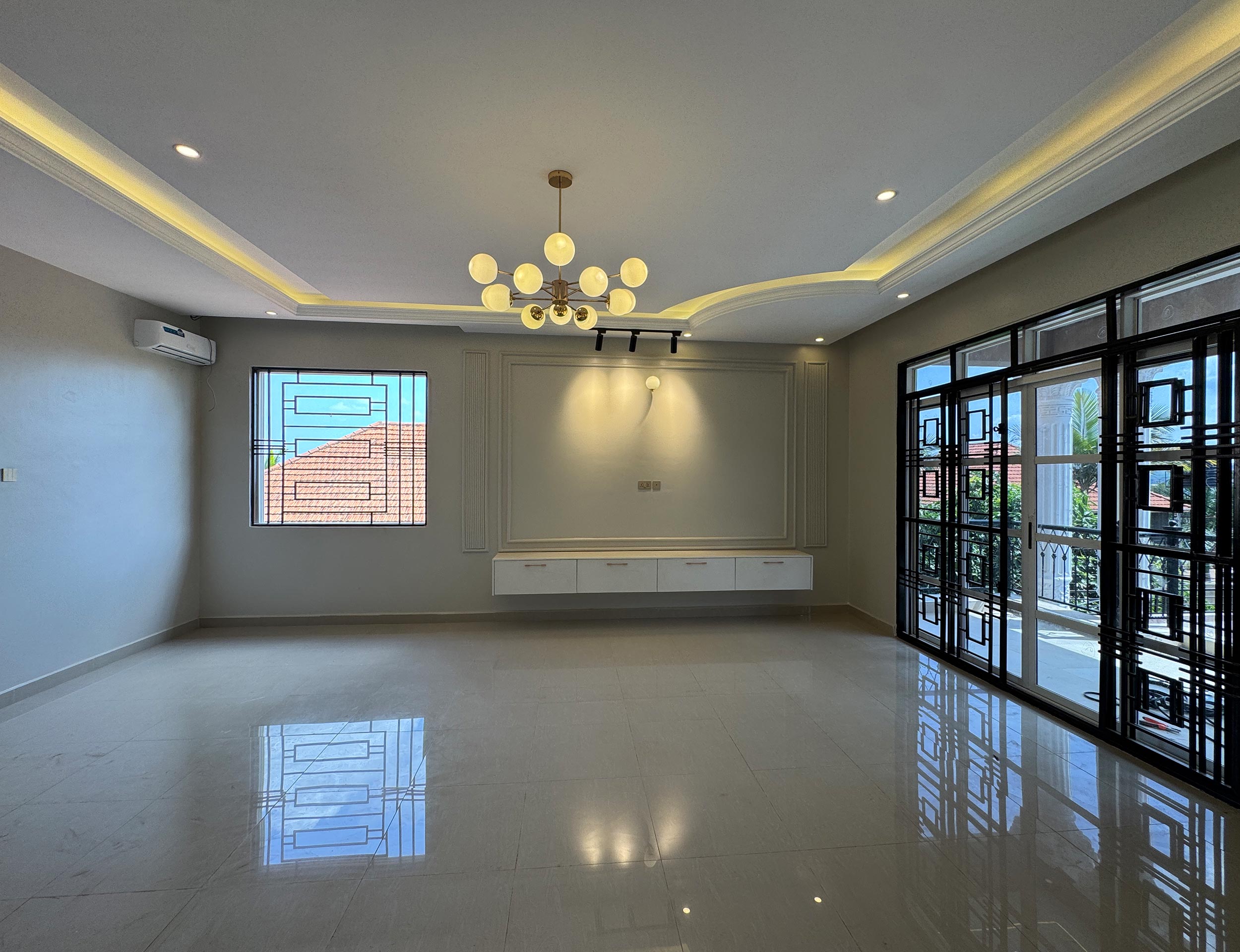 THE ULTIMATE FAMILY HOME: 6 BEDROOMS DOUBLE STORY HOUSE FOR SALE IN AKRIGHT ESTATE, BWEBAJJA